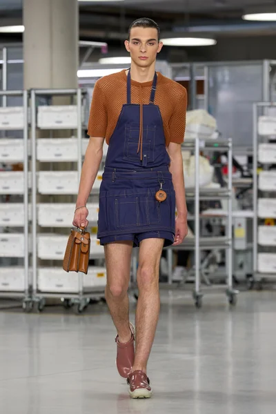 Look 4